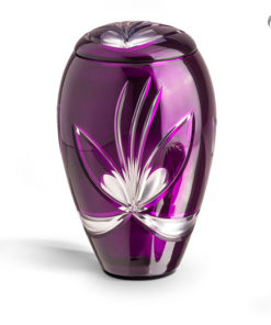 Glazen urn van Boheems kristal, paars met geslepen bloem decoratie set