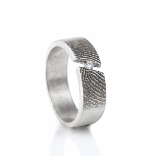 Zilveren ring met zirkonia steen