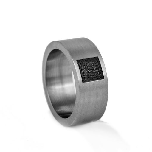 Zilveren ring met vierkante vingerafdruk in onyx