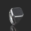 Zilveren ring met vierkante vingerafdruk in onyx