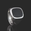 Zilveren ring met ronde vingerafdruk in onyx