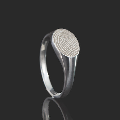 Zilveren ring met ovalen vingerafdruk