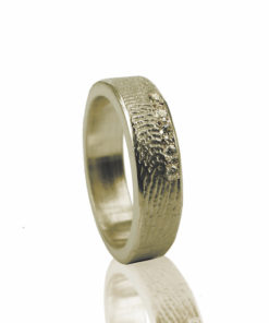 Gouden ring met vingerafdruk en 5 zikronia stenen verticaal