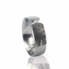 Edelstalen ring rond met vingerafdruk en 1 pave gezette zirkonia steen