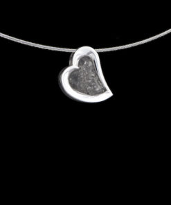 Zilveren ashanger met open askamer, hartvorm